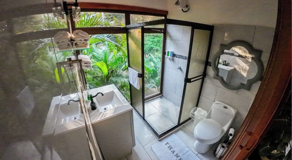 Bungalows Las Iguanas Arenal Volcano Hotel in Alajuela Province