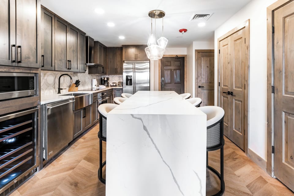 Kitchen / Dining