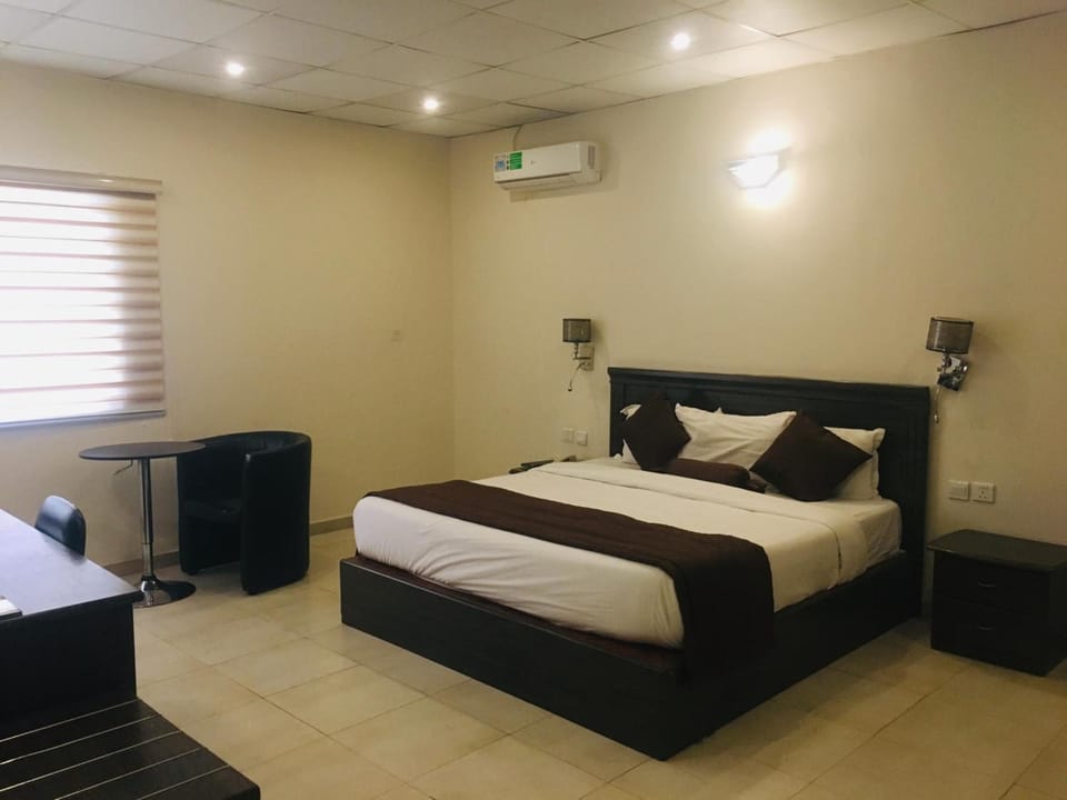In-room safe, blackout drapes, free WiFi, bed sheets