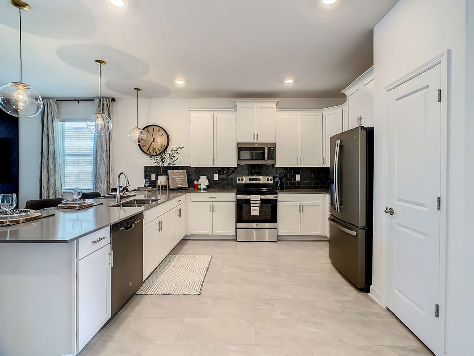 Full Modern Kitchen