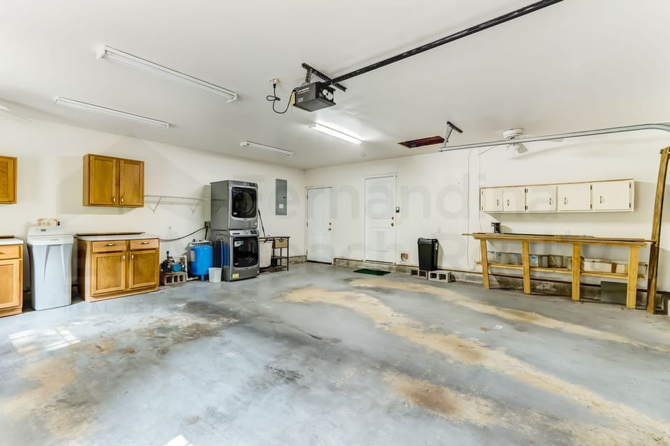 Garage/Laundry Area