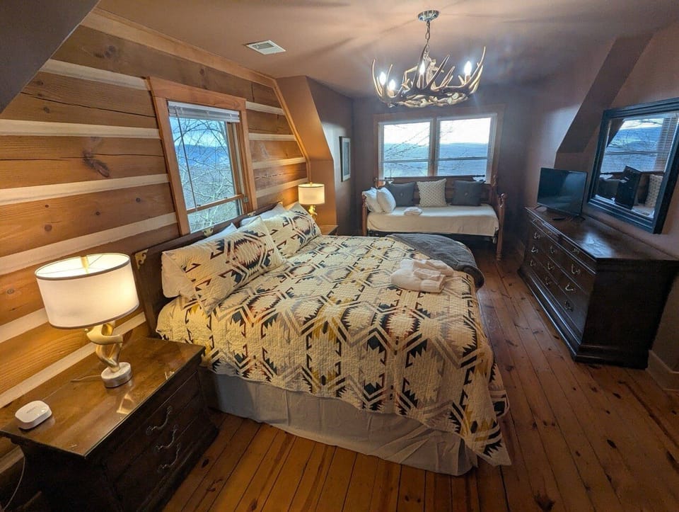 Upper Level Spacious Loft Sleeping Area