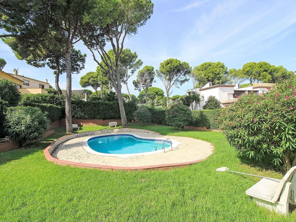 Residential Area, Garden, Swimming Pool, Lawn, Landscaping, Shade, Yard, Backyard, Estate, Hacienda