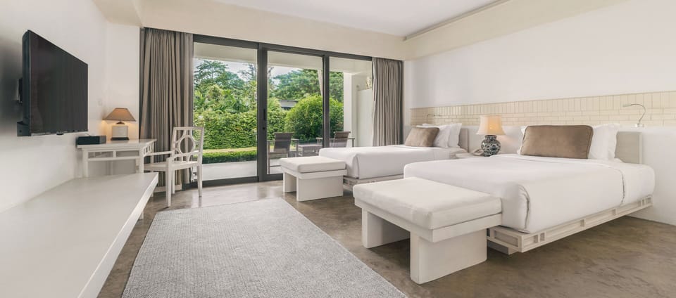 Superior Hillside | Garden view