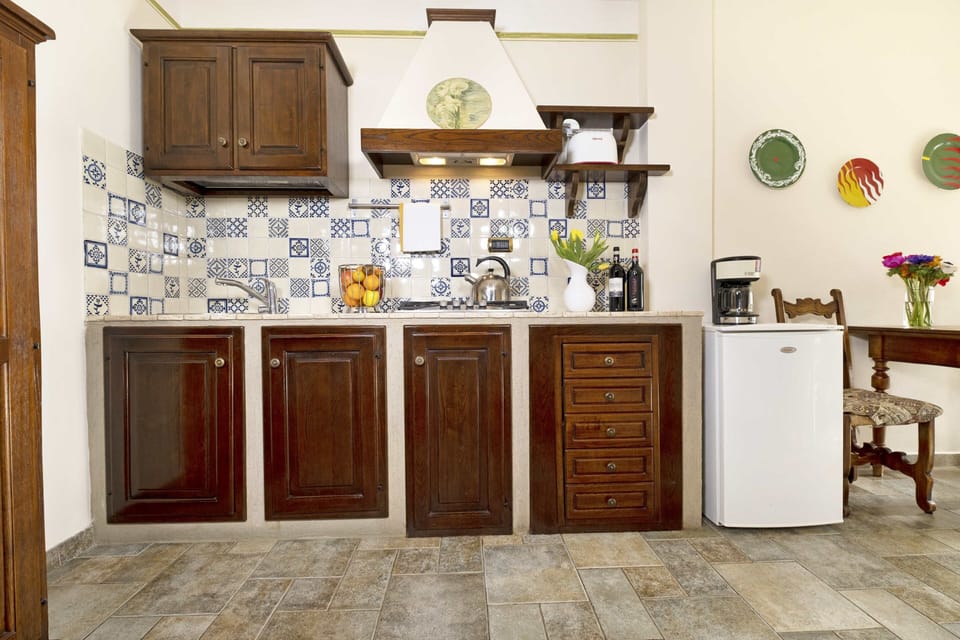 Apartment, 1 Bedroom | Private kitchen | Electric kettle