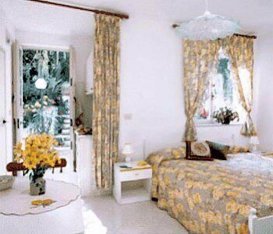 Superior Double Room | Cribs/infant beds
