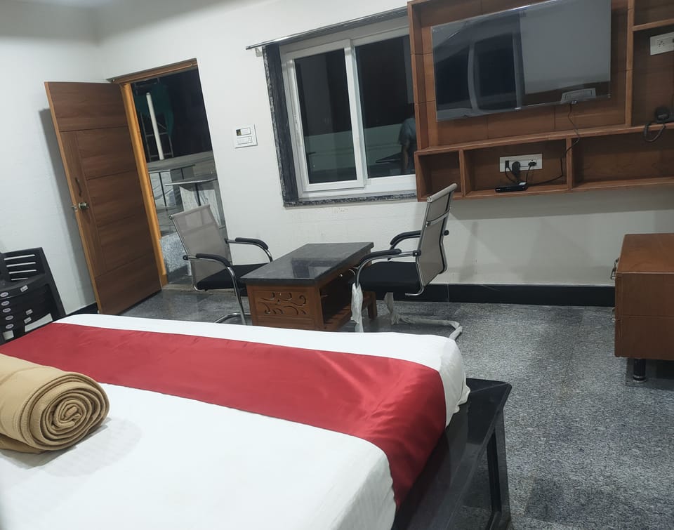 Standard Double Room | Egyptian cotton sheets, premium bedding, free WiFi