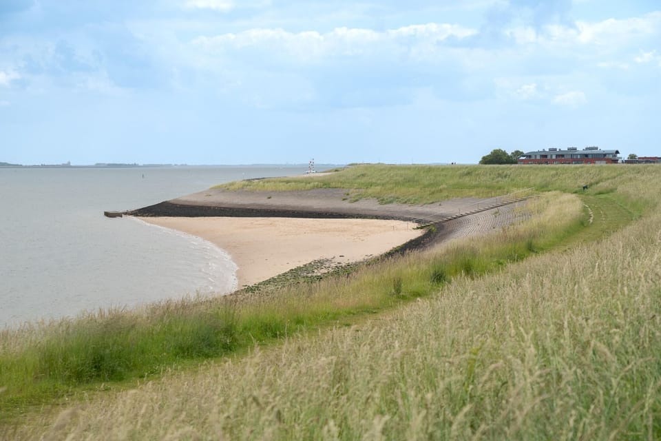 Surroundings [summer] (1-5 km)