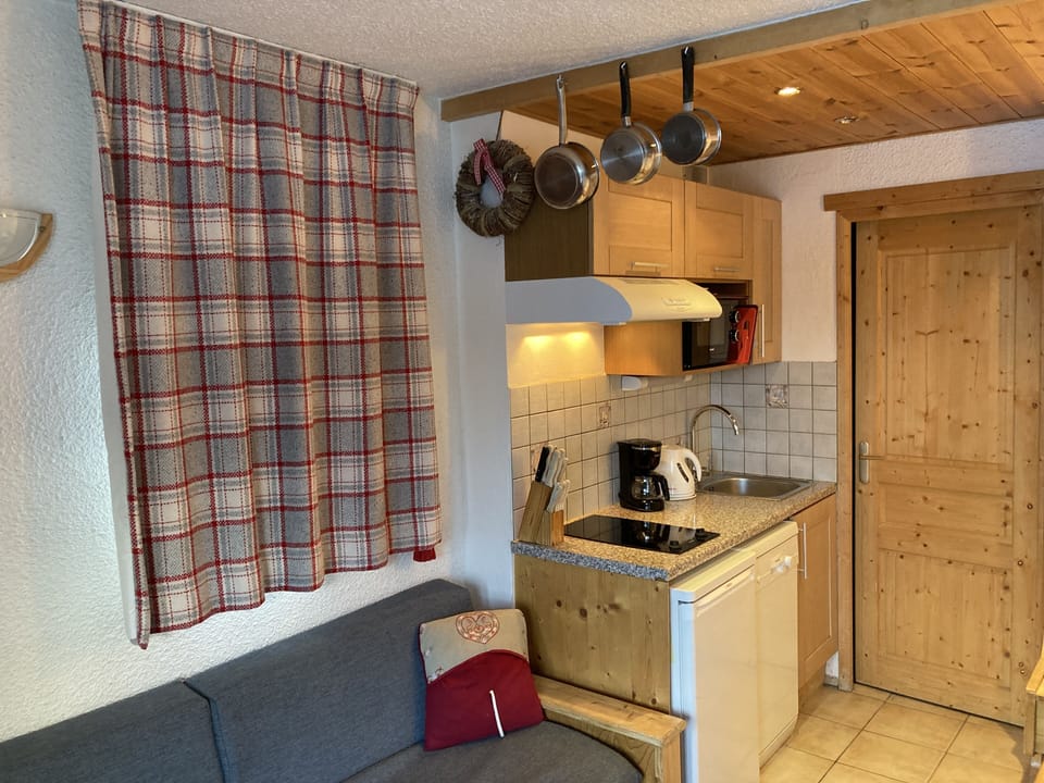 Kitchen area
