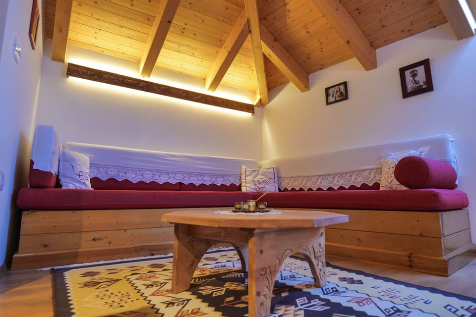 Deluxe Family Room | Desk, laptop workspace, soundproofing, iron/ironing board
