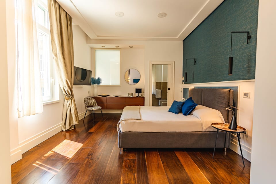 Deluxe Double or Twin Room | Bathroom | Free toiletries, hair dryer, bathrobes, slippers