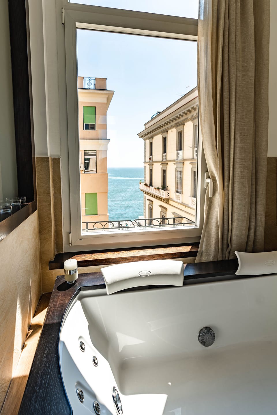 Deluxe Double or Twin Room | Private spa tub