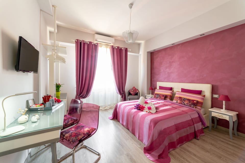 Deluxe Double Room, 1 Double Bed | Memory foam beds, desk, free WiFi, bed sheets
