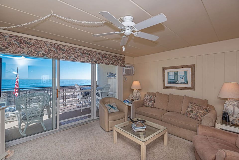 Beachloft 3B-Living Room