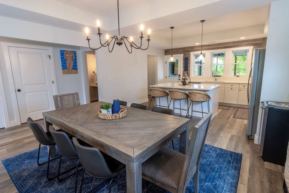 Main Level | Dining | Kitchen