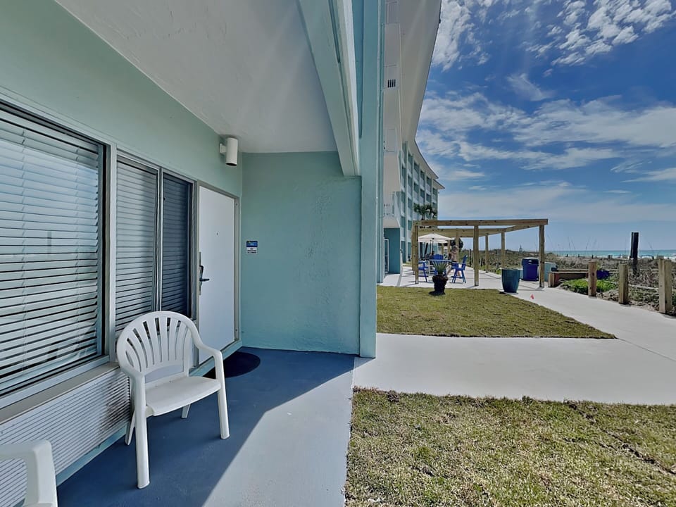 Furnished Patio - Gulf Front View