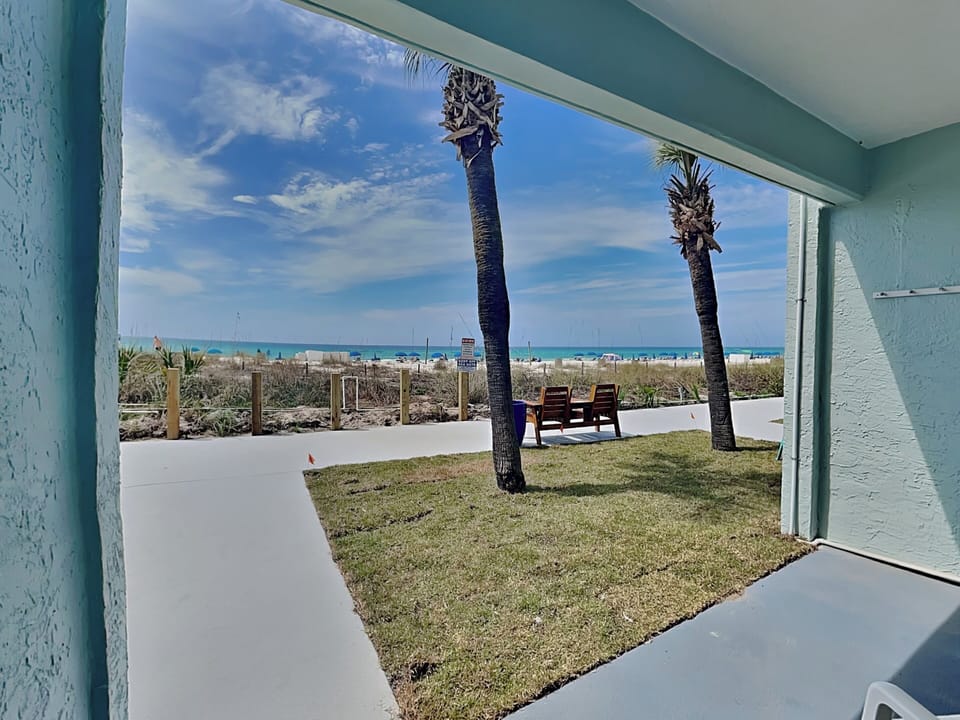 Gulf Front Patio - Endless Gulf Views