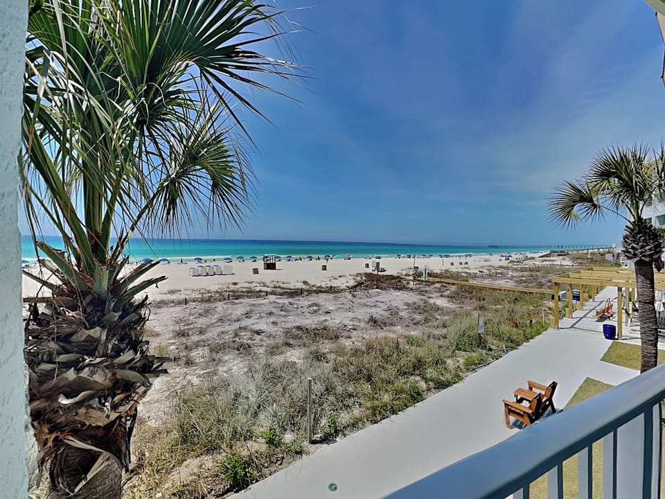 Gulf Front Balcony - Endless Gulf Views