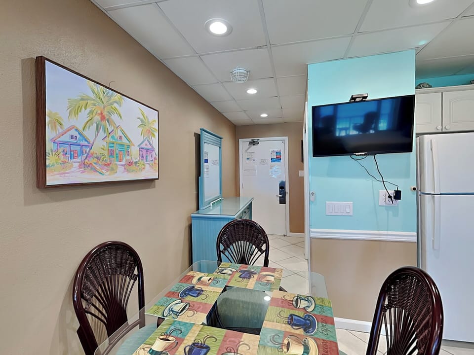 Studio Dining Area - Smart TV