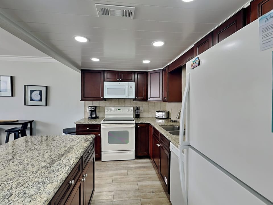 Kitchen - Modern Appliances