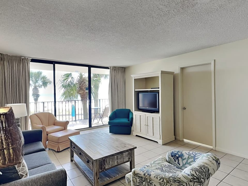 Living Area - Smart TV