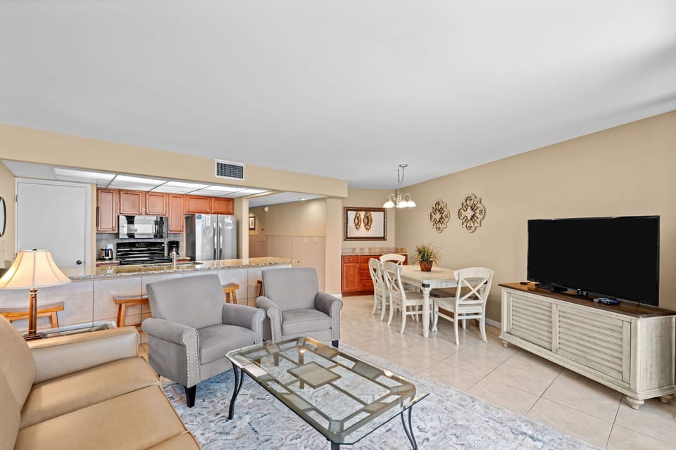 Living Area - Open Floor Plan