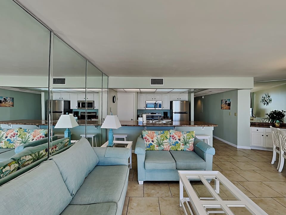 Living Area - Open Floor Plan