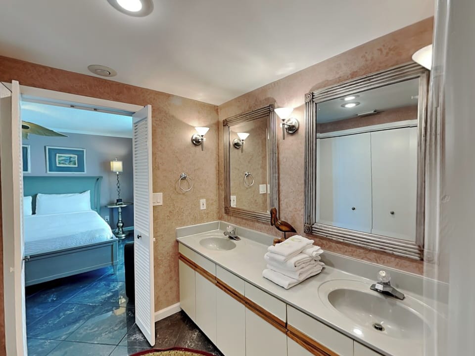 Full Bathroom - Dual Sink Vanity