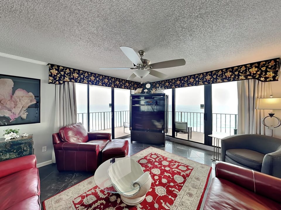 Living Area - Gulf Front Wraparound Balcony Access