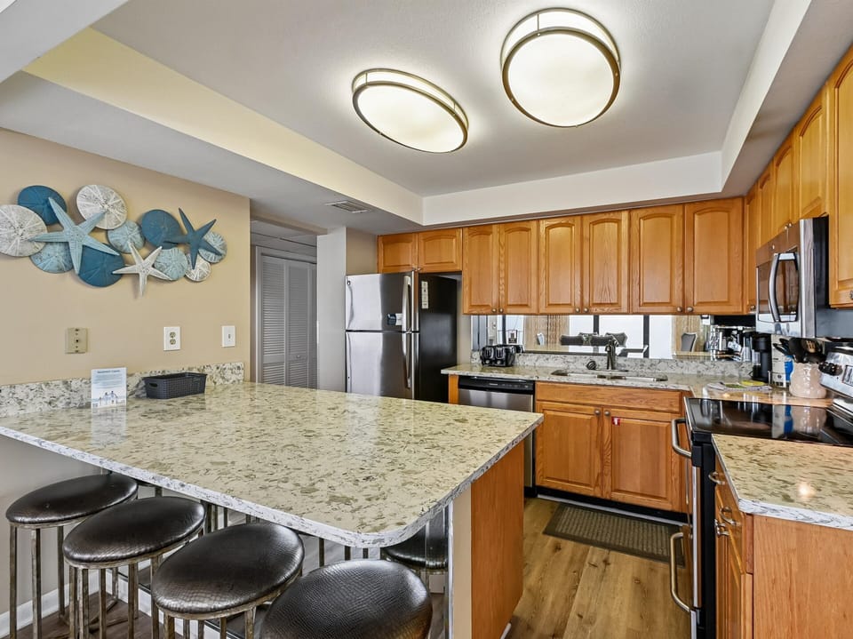 Kitchen - Breakfast Bar