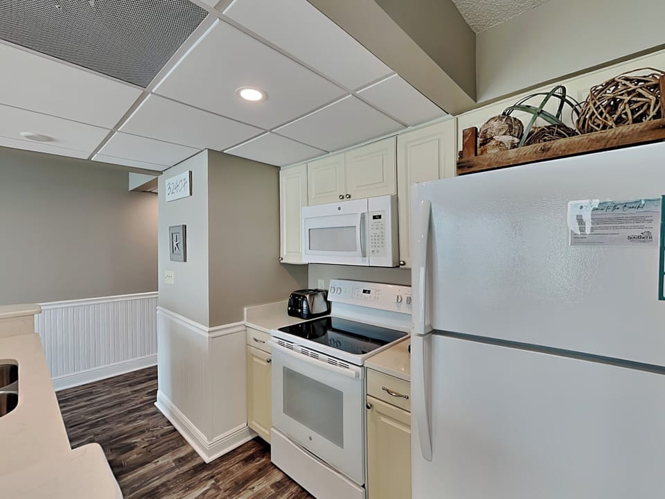Kitchen - Modern Appliances