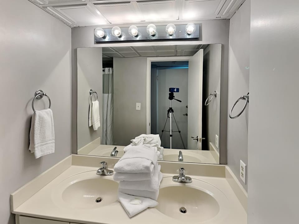 Second Bathroom - Dual Vanity
