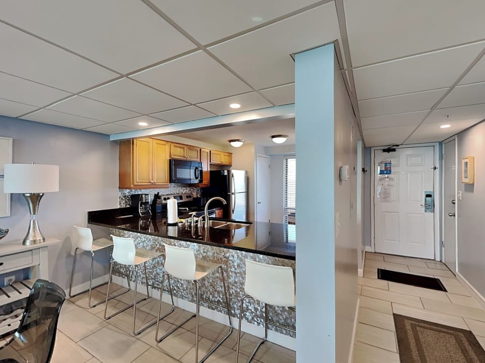 Breakfast Bar - Seating - First Floor