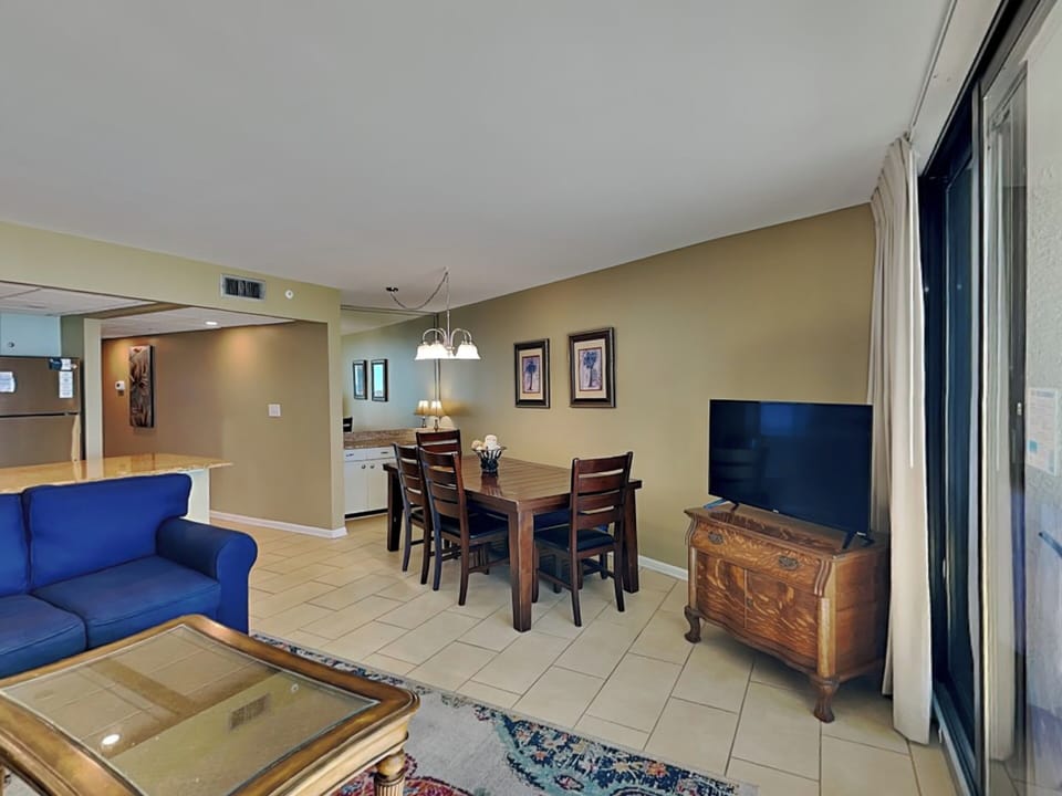 Living Area - TV