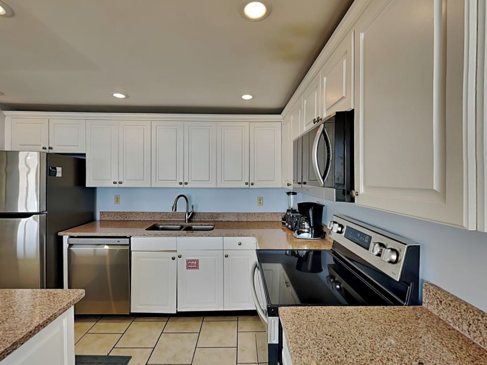 Kitchen - Modern Appliances