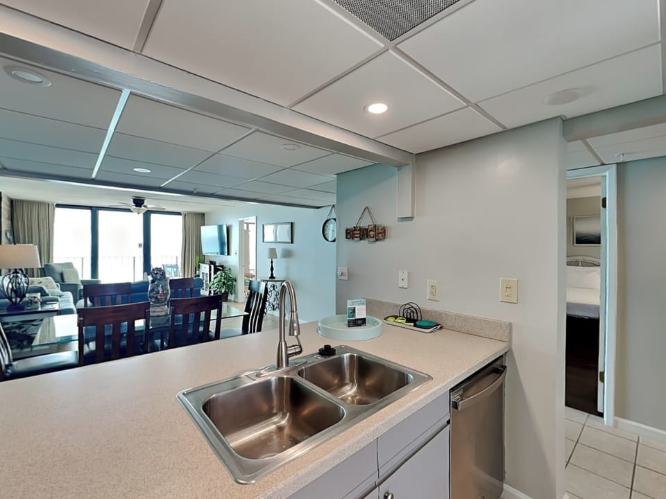 Kitchen - Open Floor Plan