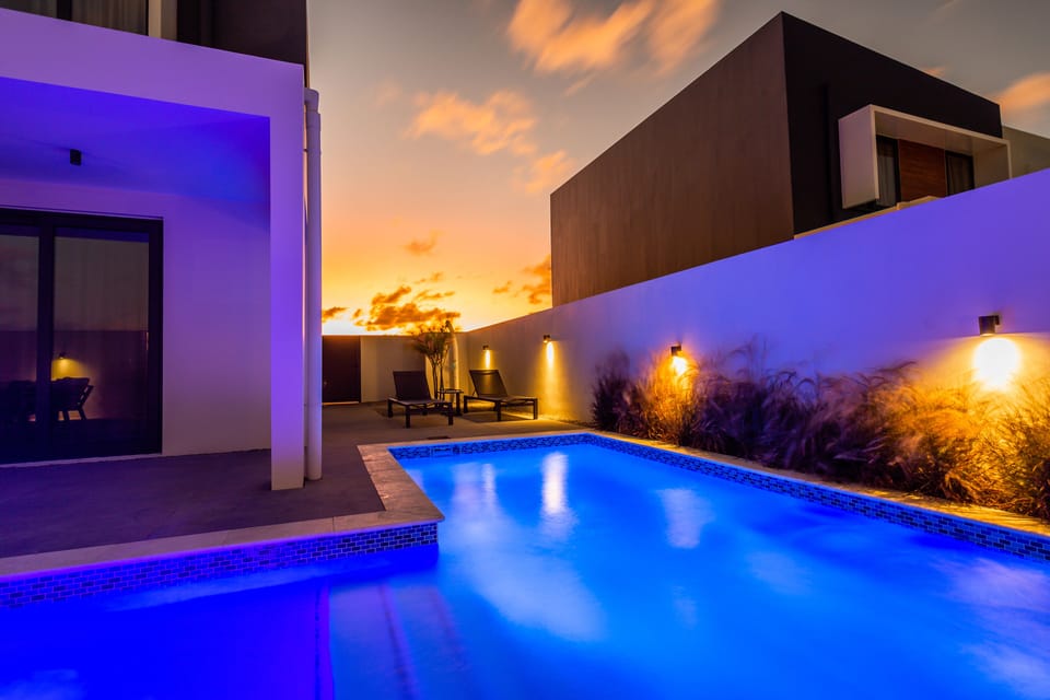 Private pool