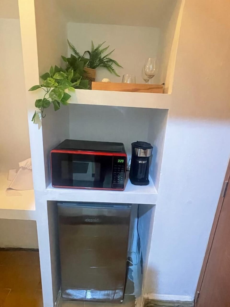 Royal Room | Microwave