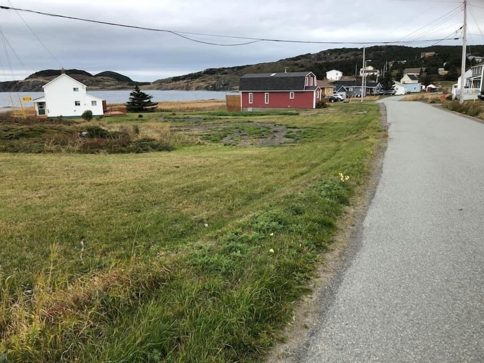The view as you approach the home.