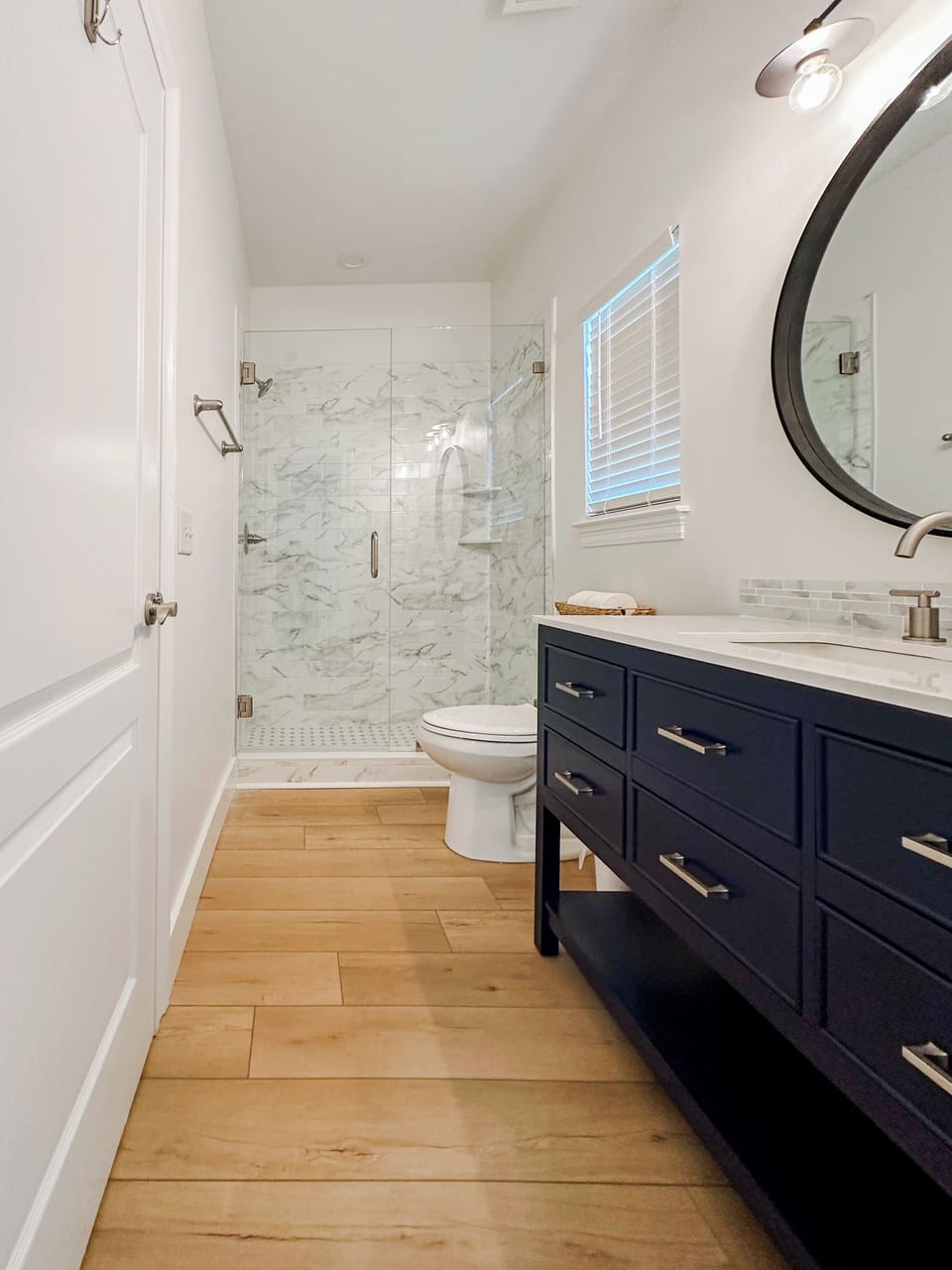 Main level bathroom/ private access 