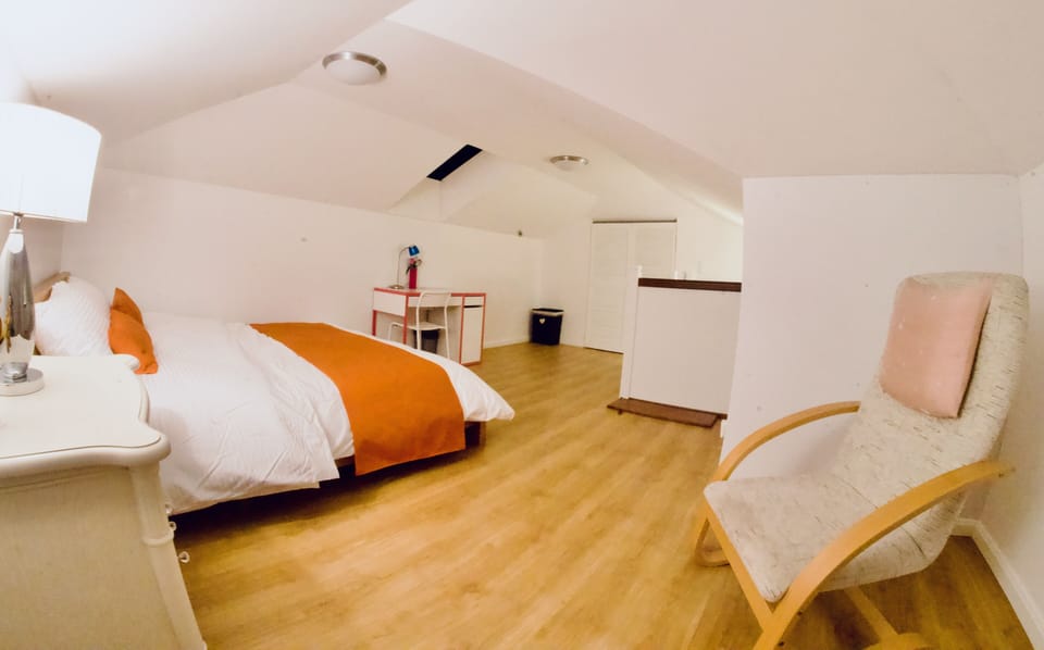 Comfort Villa | 4 bedrooms, in-room safe, desk, laptop workspace