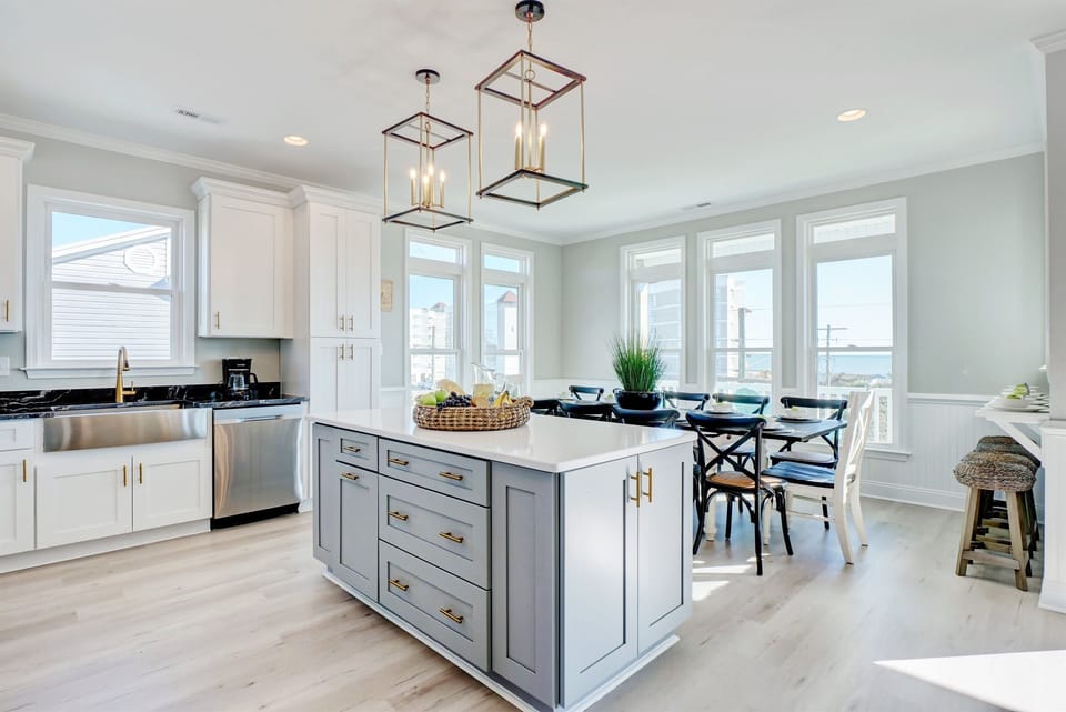 Kitchen/Dining area- Seating for 19 between table, breakfast bar, and island