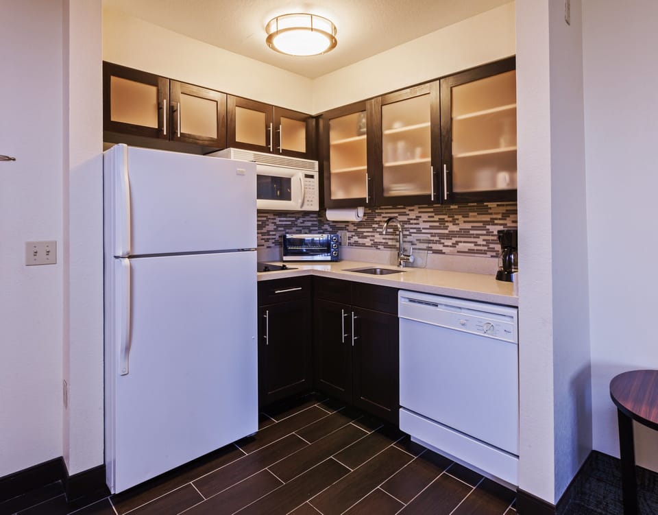 Suite, 1 Bedroom, Kitchen | Down comforters, in-room safe, desk, blackout drapes