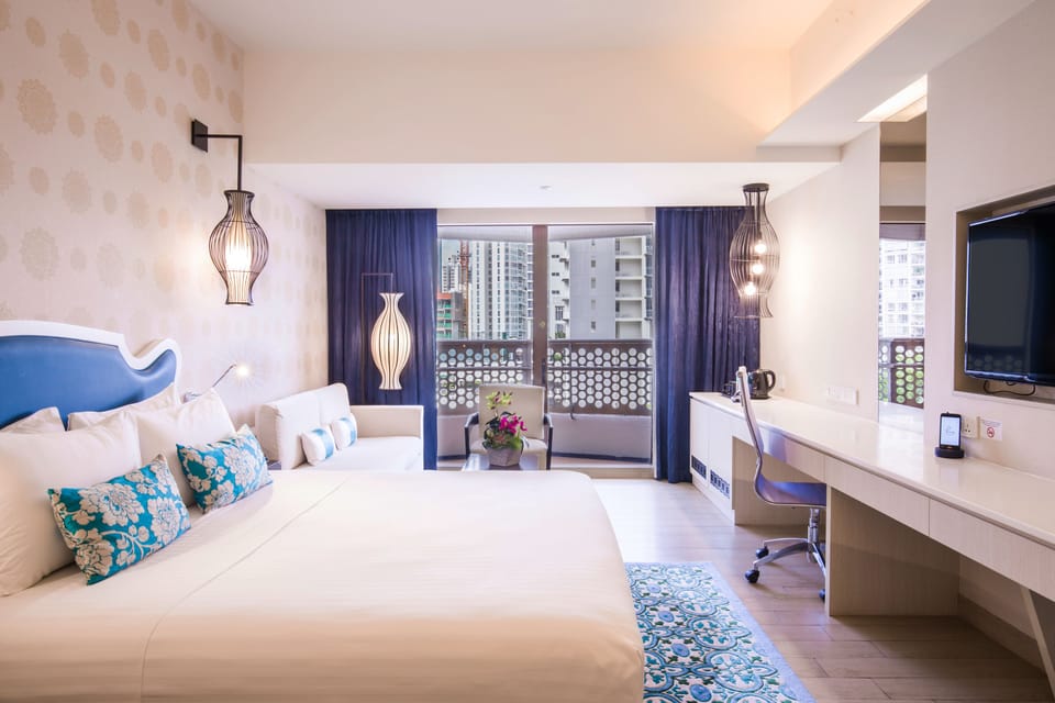 Premium bedding, in-room safe, blackout drapes, iron/ironing board