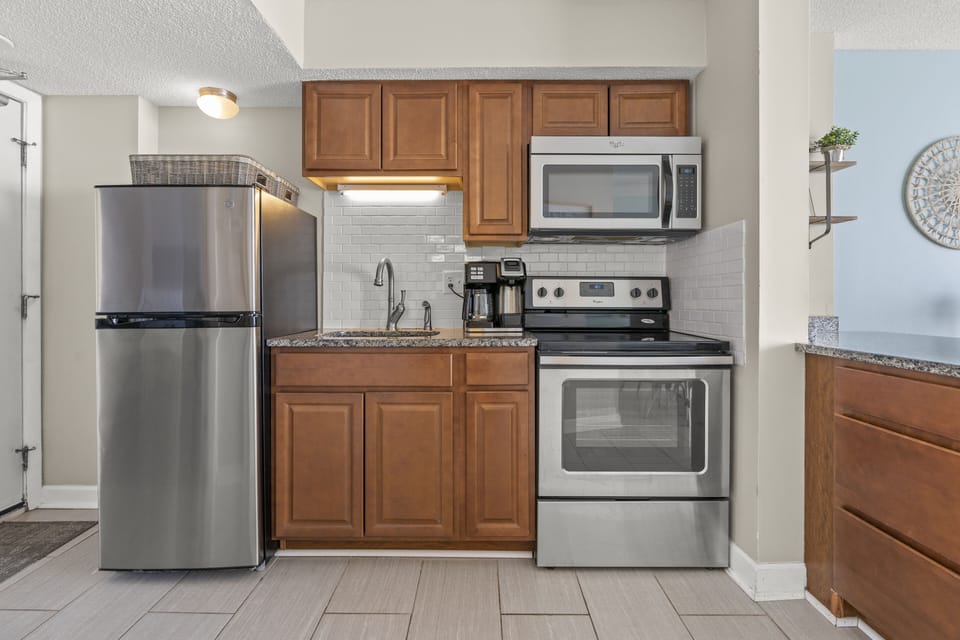 Feel like a professional chef in this fully stocked kitchen.