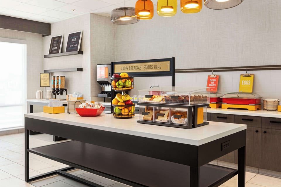 Free daily continental breakfast