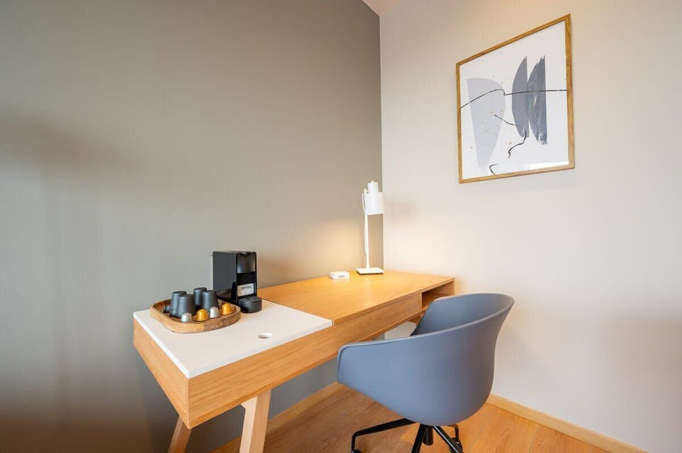 Comfortable compact office