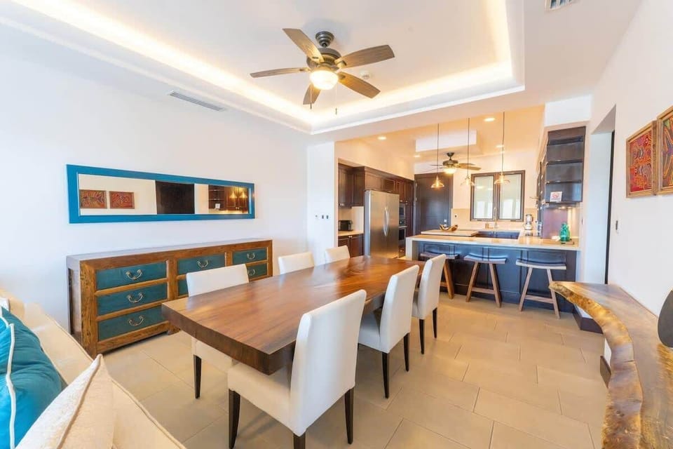 Dining area for 6