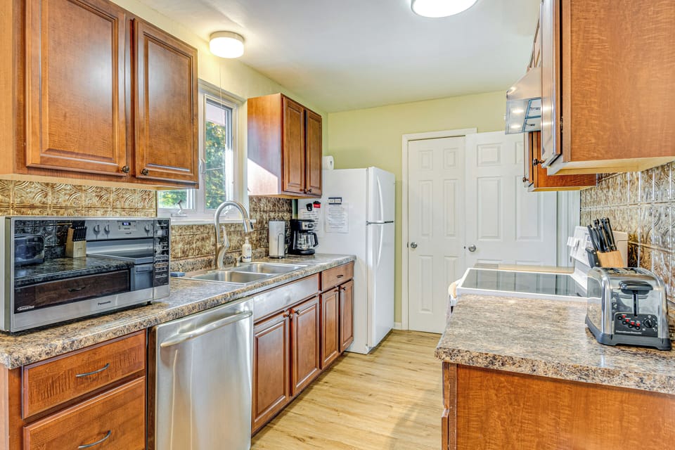 Kitchen | Main Level | Coffee Maker | Cooking Basics