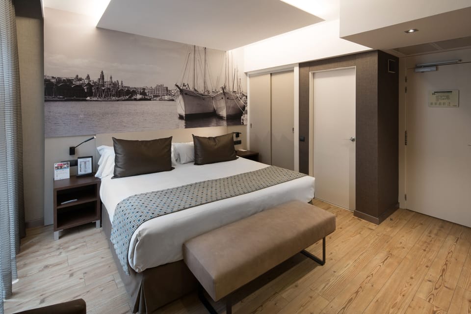 Minibar, in-room safe, desk, soundproofing